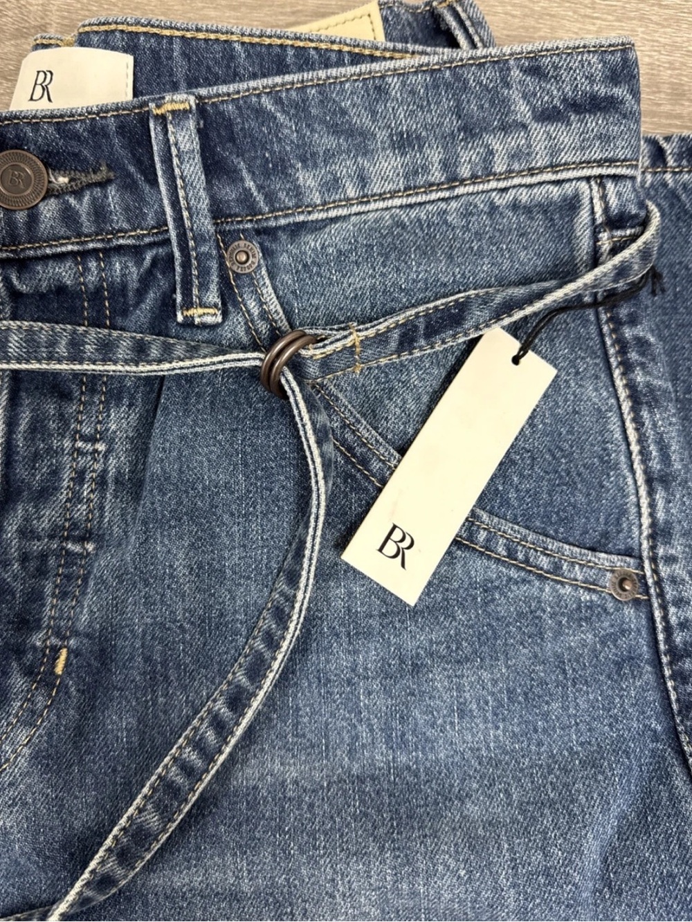 High Rise Rigid Bow Jeans - Picture 2 of 9